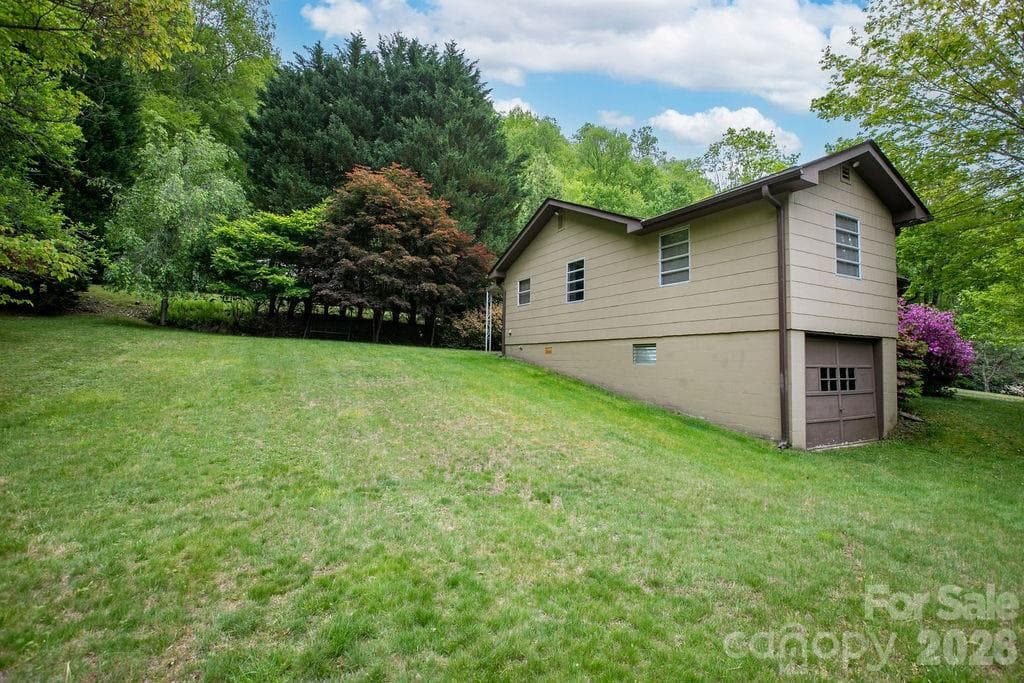 Large Back Yard - 520 Blythe Road, Pisgah Forest