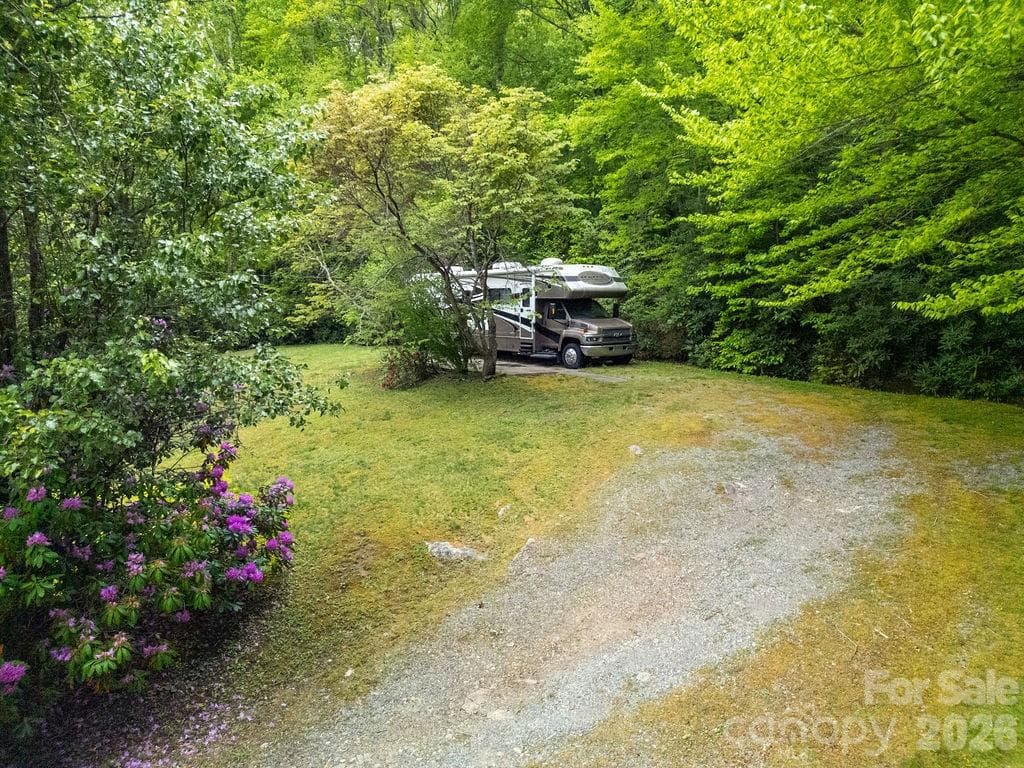 Drive to Full RV Site - 520 Blythe Road, Pisgah Forest