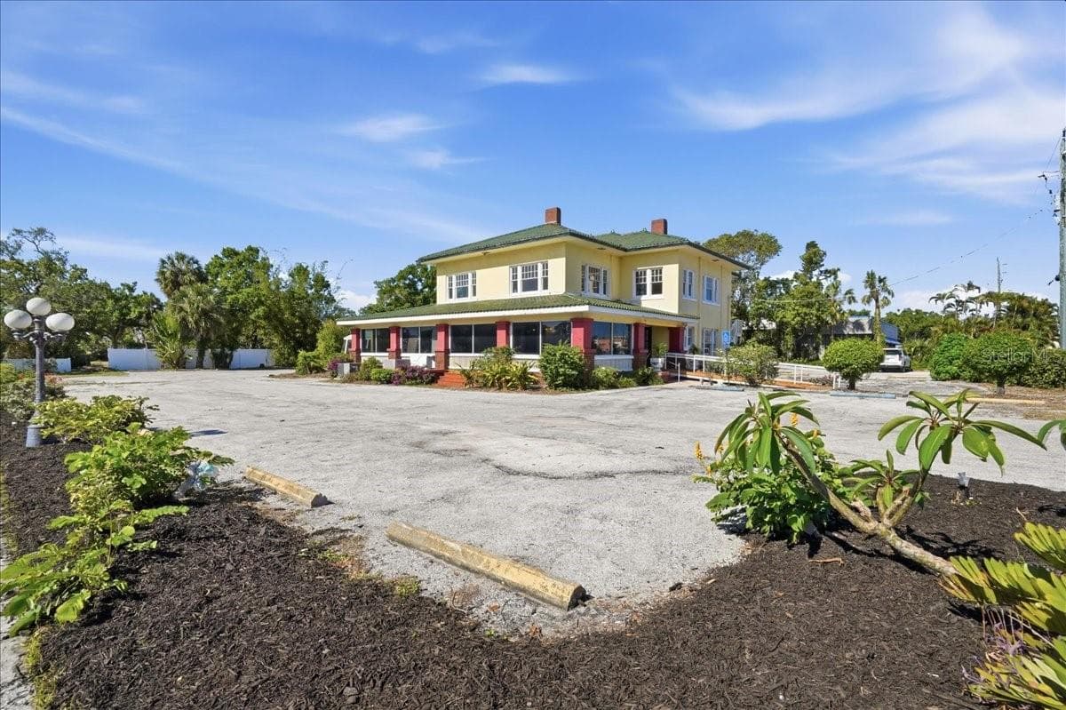 Single Family Residence at 337 8TH AVE W, PALMETTO, photo 2 of 32