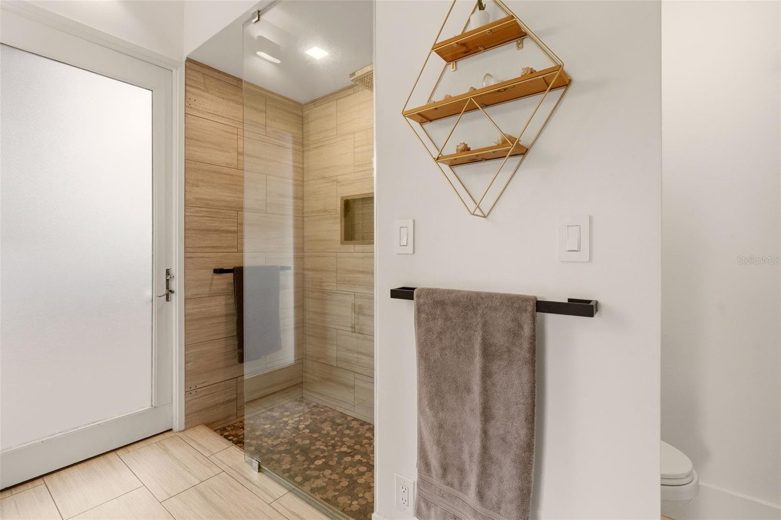 Single Family Residence at 446 MELROSE AVE, WINTER PARK, photo 17 of 39
