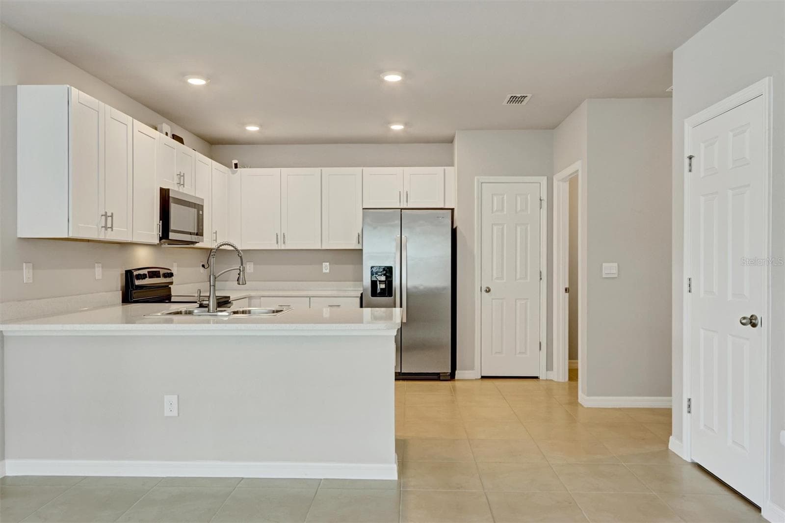 Villa at 20462 PLUMWOOD LOOP, NORTH FORT MYERS, photo 6 of 38