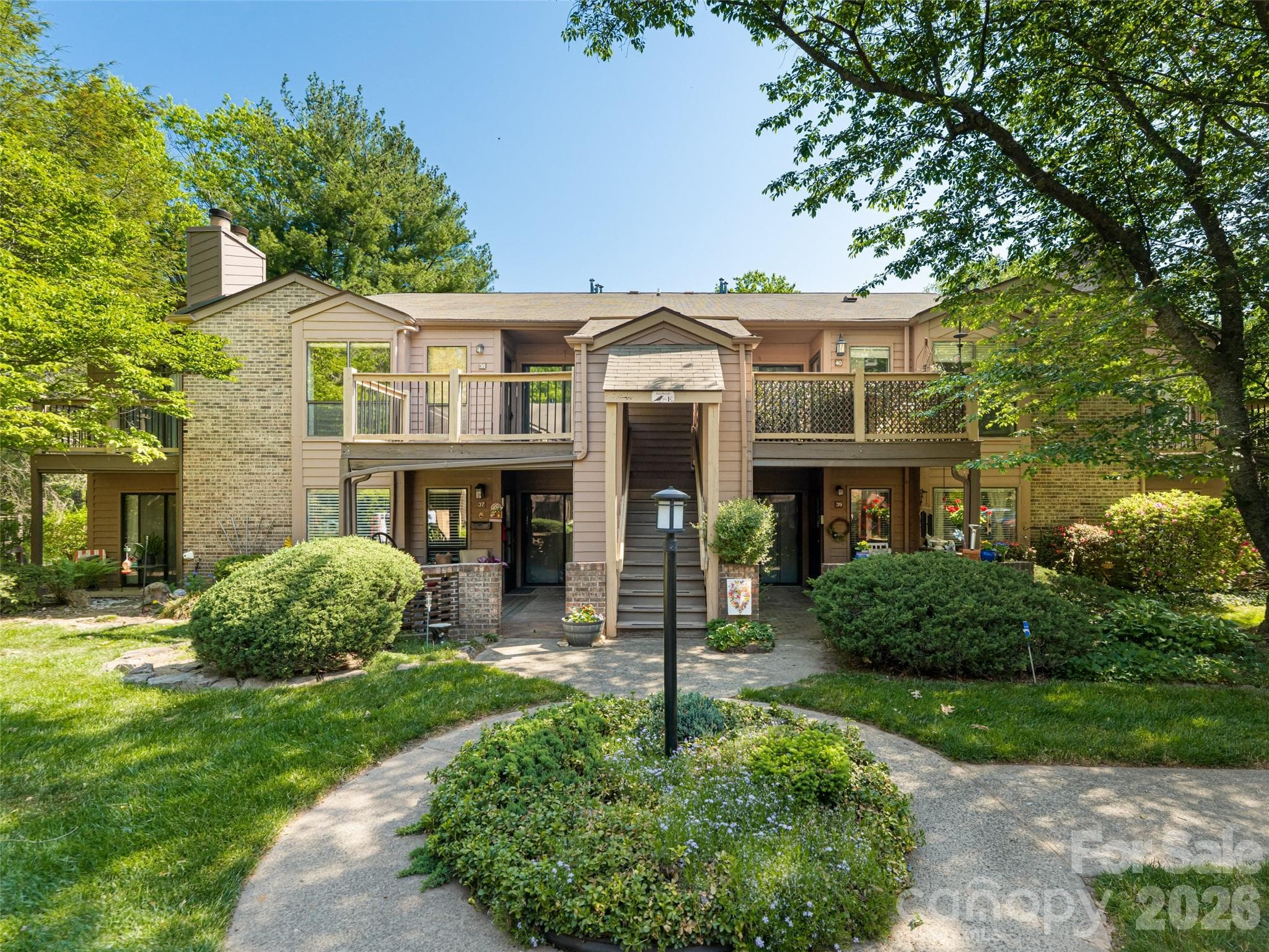 Condominium at 38 Ravencroft Lane, Asheville, photo 2 of 31