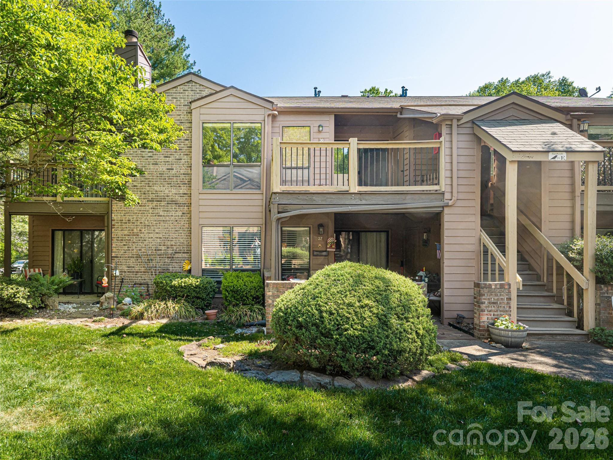 Condominium at 38 Ravencroft Lane, Asheville, photo 3 of 31