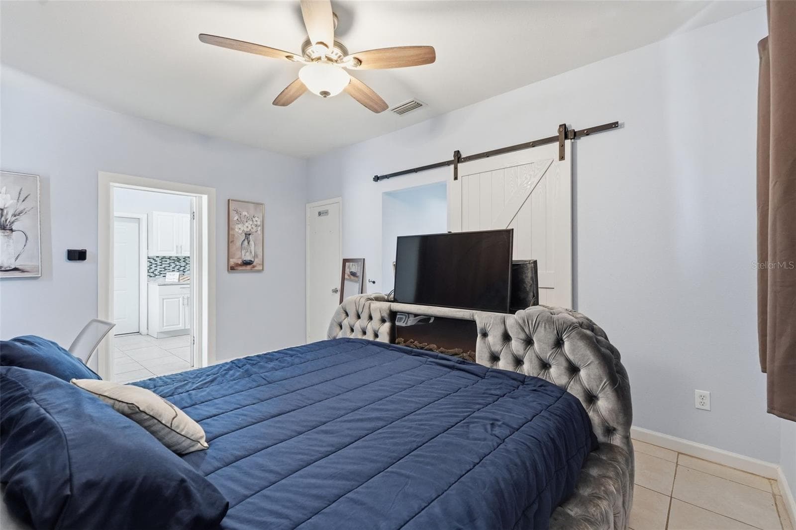 Single Family Residence at 10107 N ASTER AVE, TAMPA, photo 13 of 57