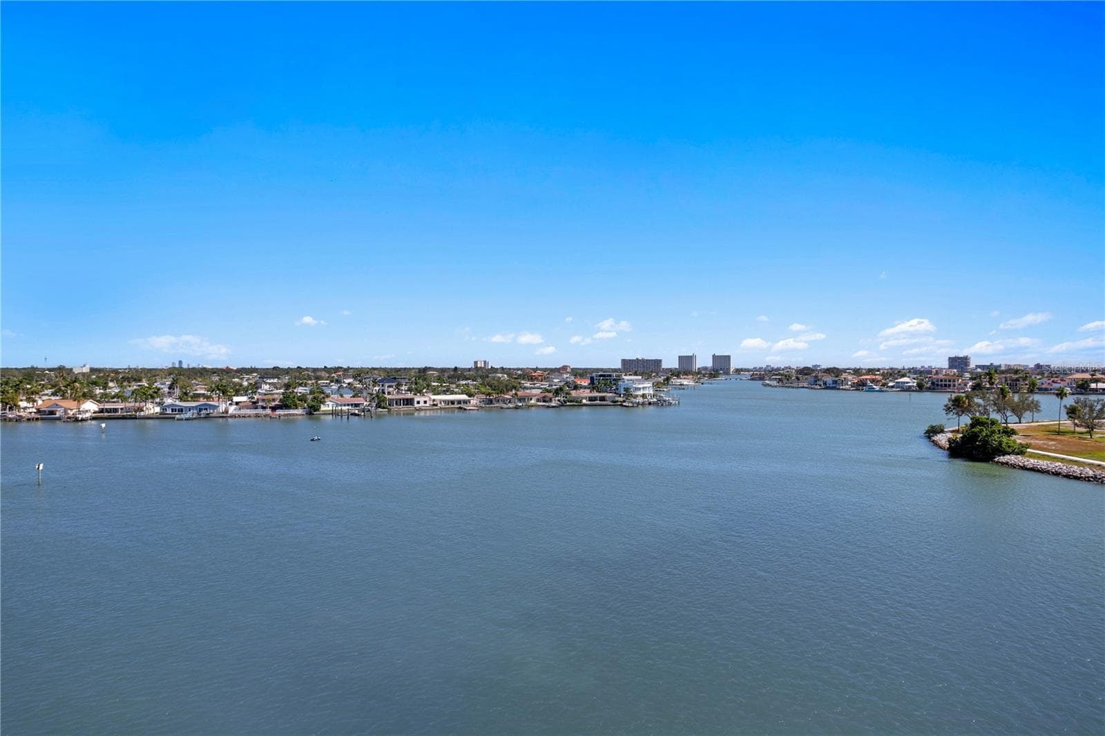 Condominium at 450 TREASURE ISLAND CSWY #104, TREASURE ISLAND, photo 34 of 36