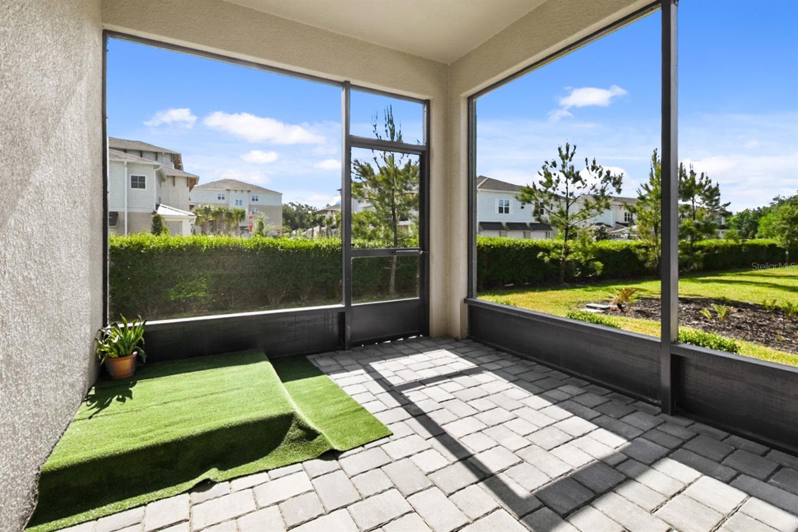 End unit screened in patio - 4062 CLOUD HOPPER WAY, LUTZ