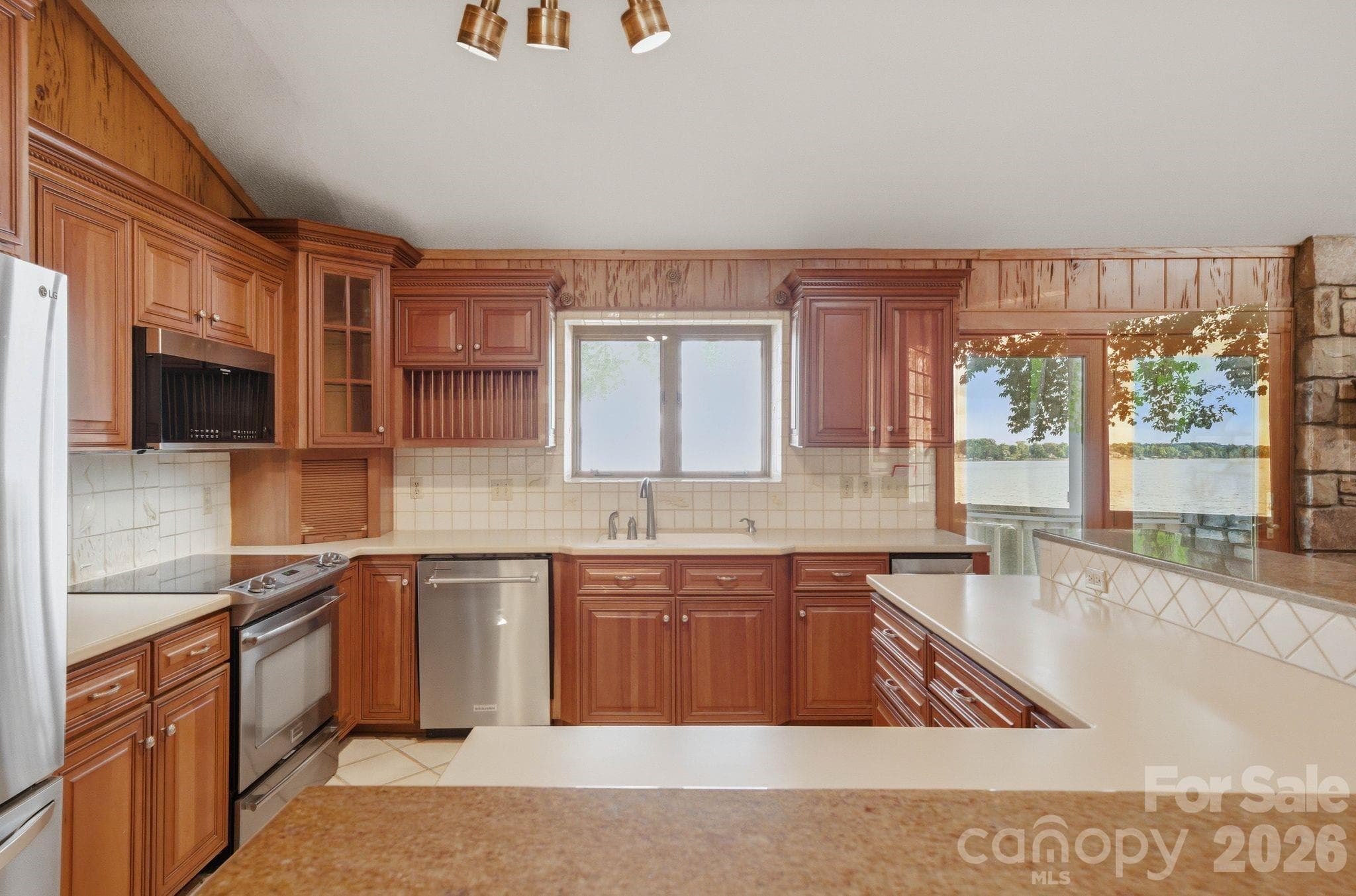 Single Family Residence at 3725 Kingfisher Lane, Terrell, photo 24 of 48