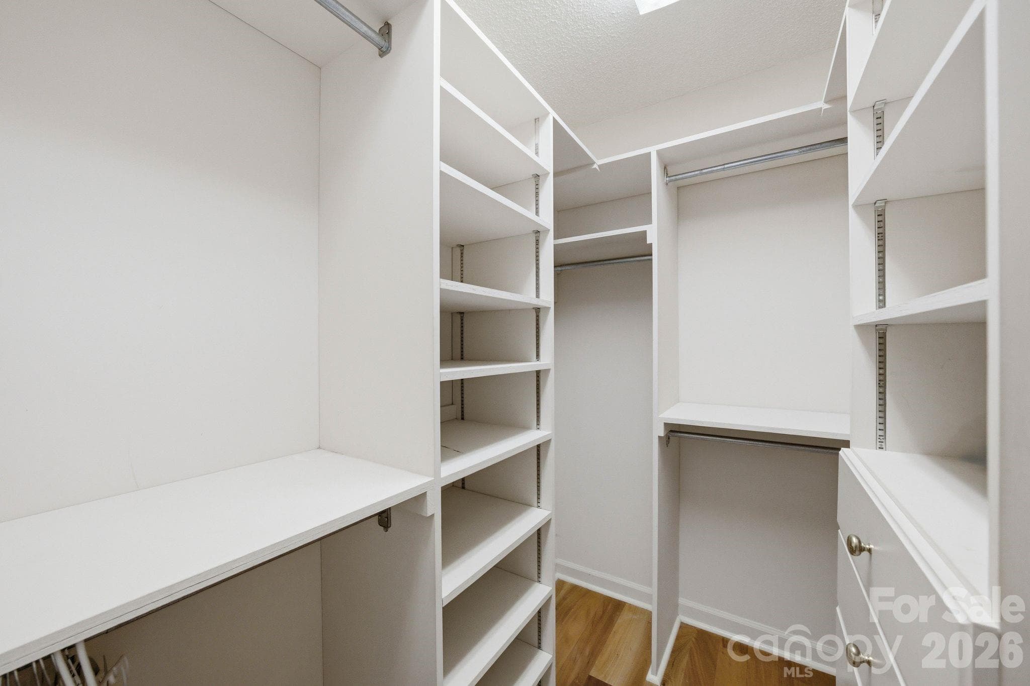 2nd primary closet - 3725 Kingfisher Lane, Terrell