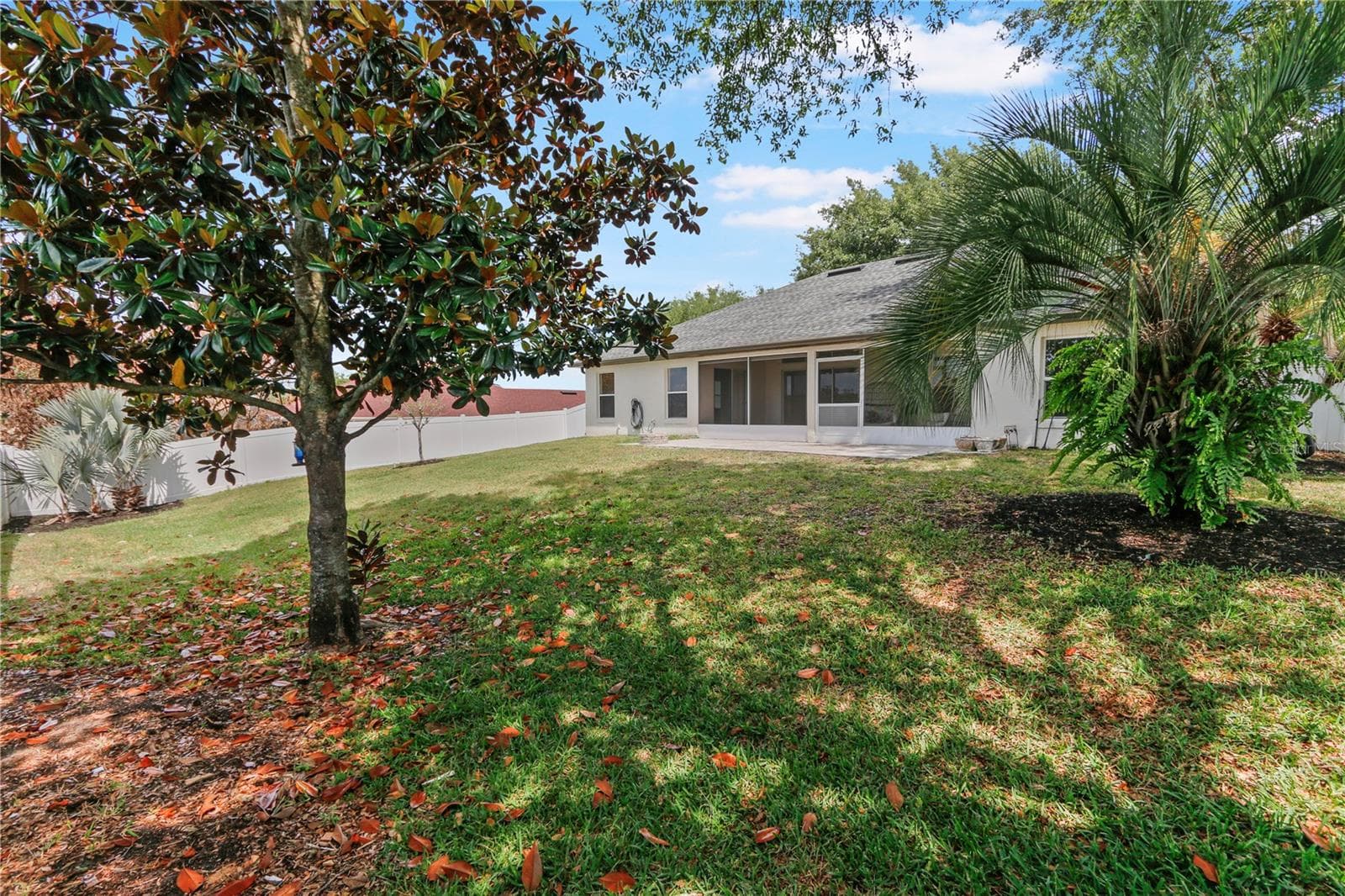 Well maintained yard and mature landscape - 10814 VINEYARD CT, CLERMONT