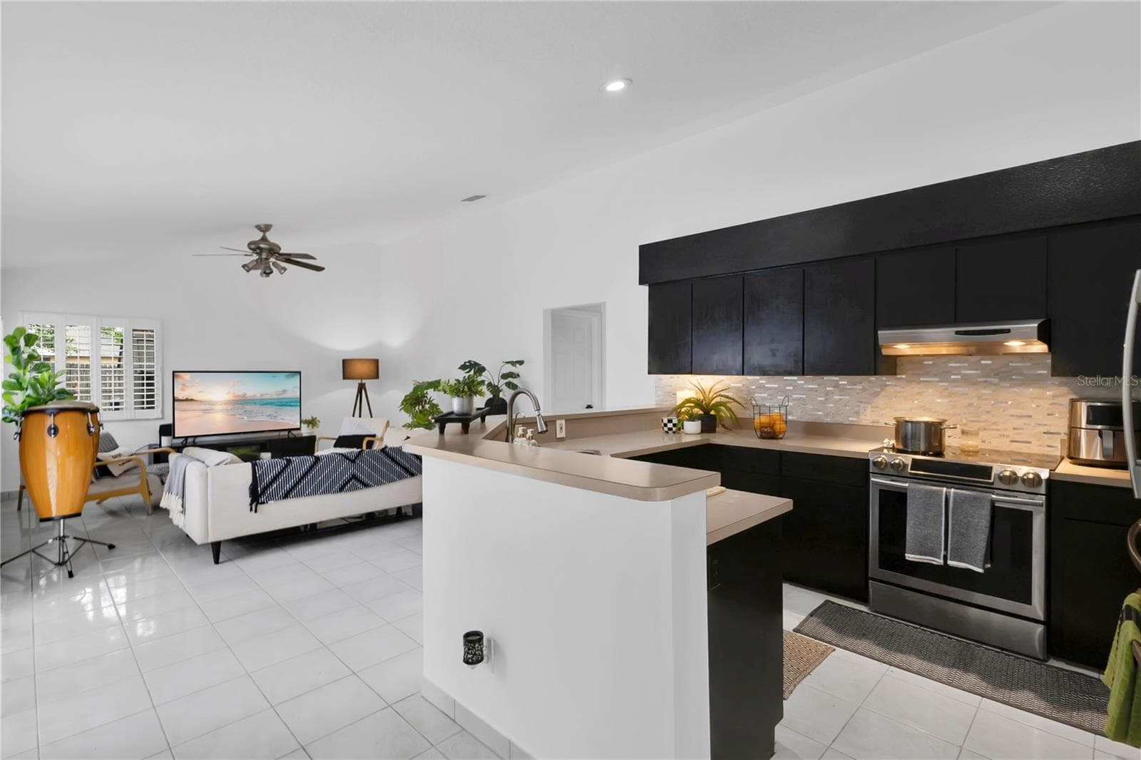 Single Family Residence at 2208 ARCHER BLVD, ORLANDO, photo 12 of 39