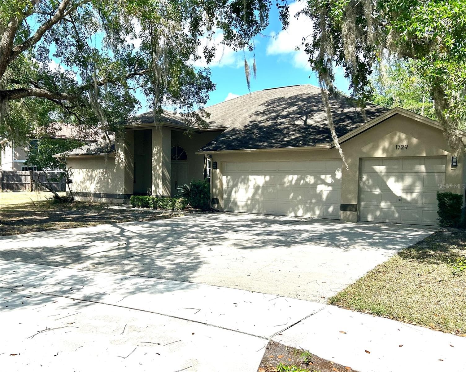 1729 BUCKHORN PL
