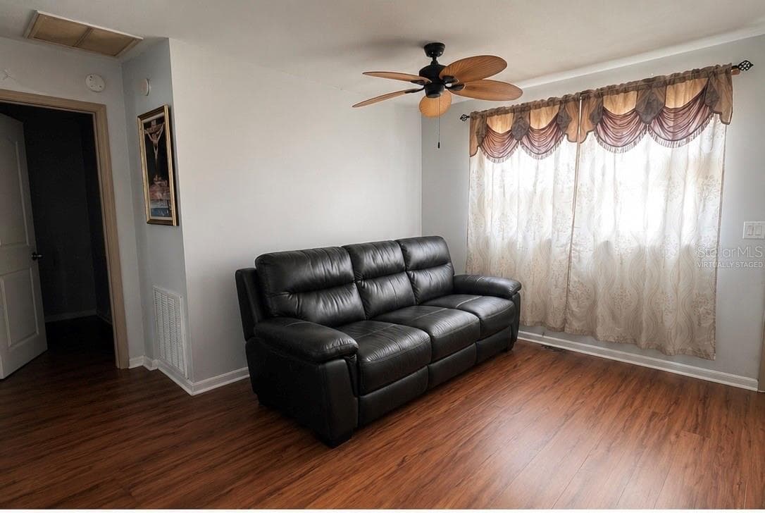 Virtually staged (Living room) - 8604 N BRANCH AVE, TAMPA