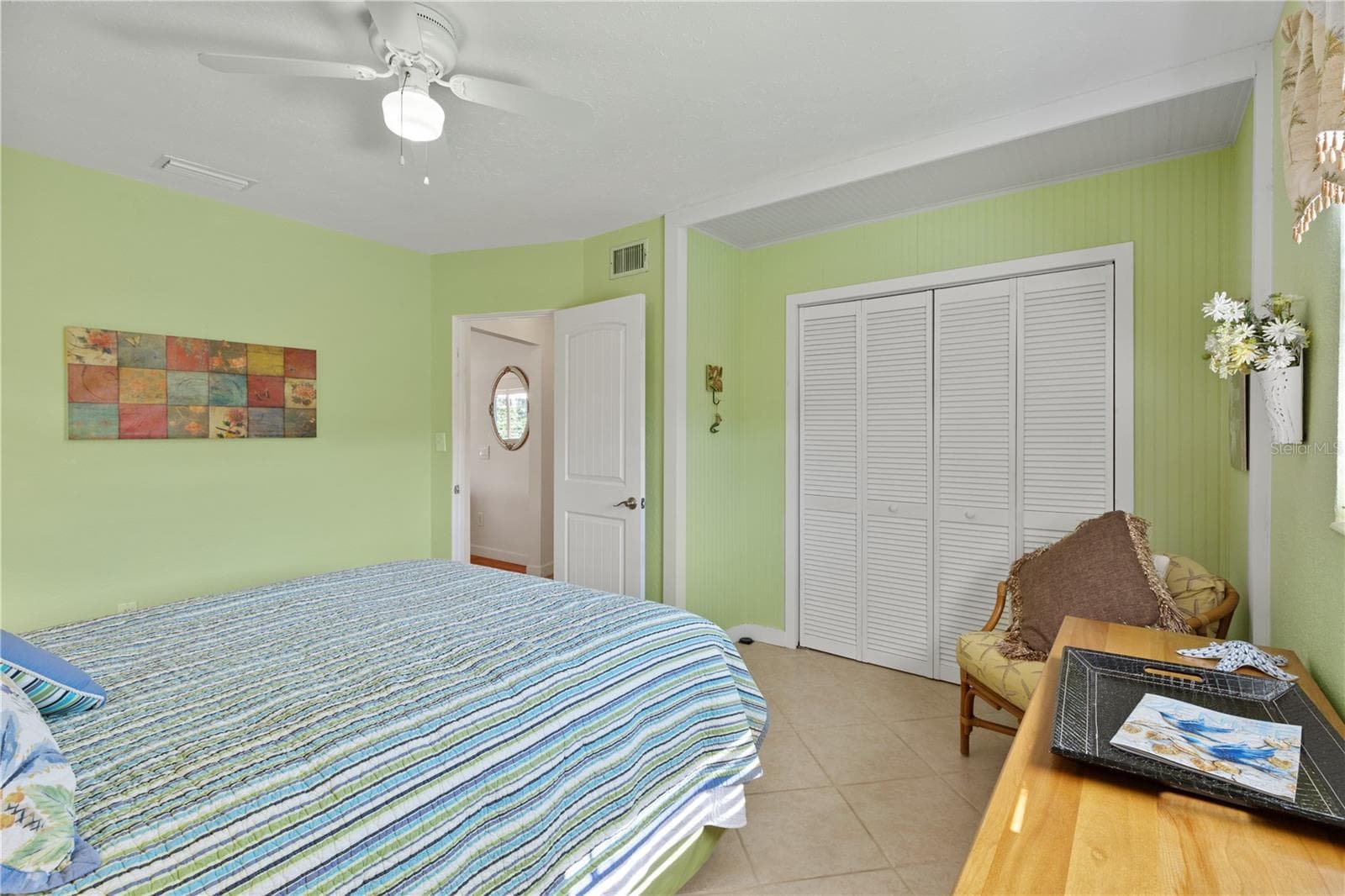 2ND BEDROOM QUEEN BED - 7860 HOLIDAY DR, SARASOTA