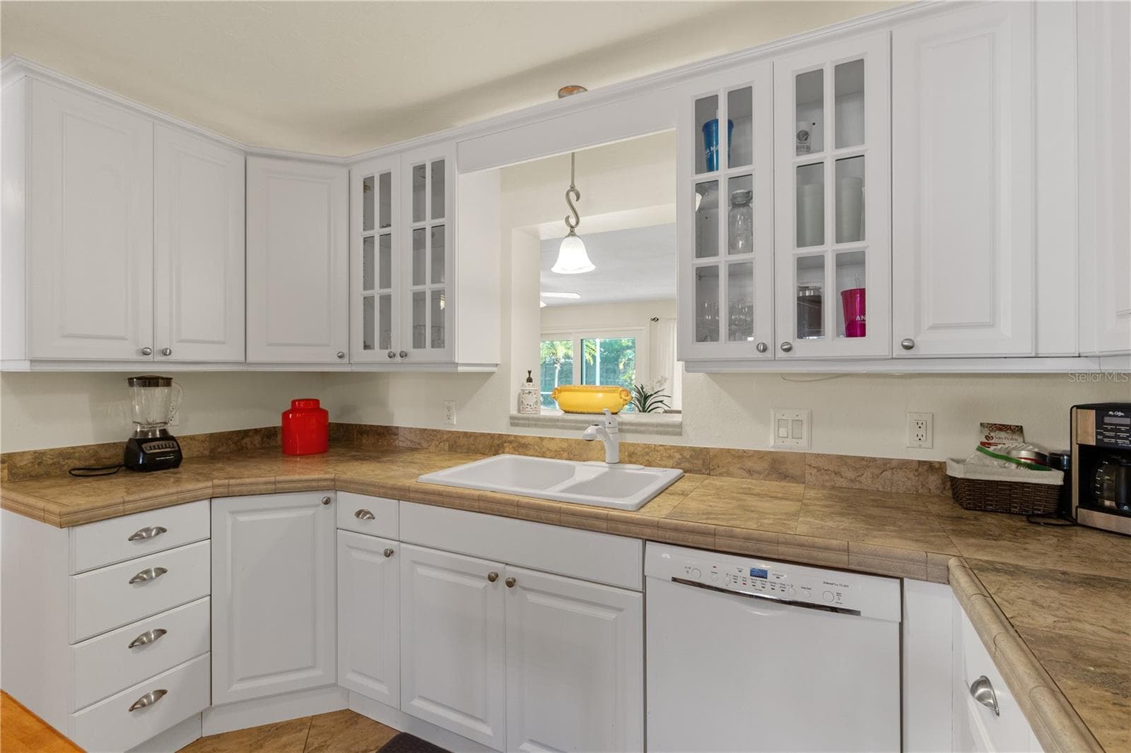 REMODELED KITCHEN - 7860 HOLIDAY DR, SARASOTA