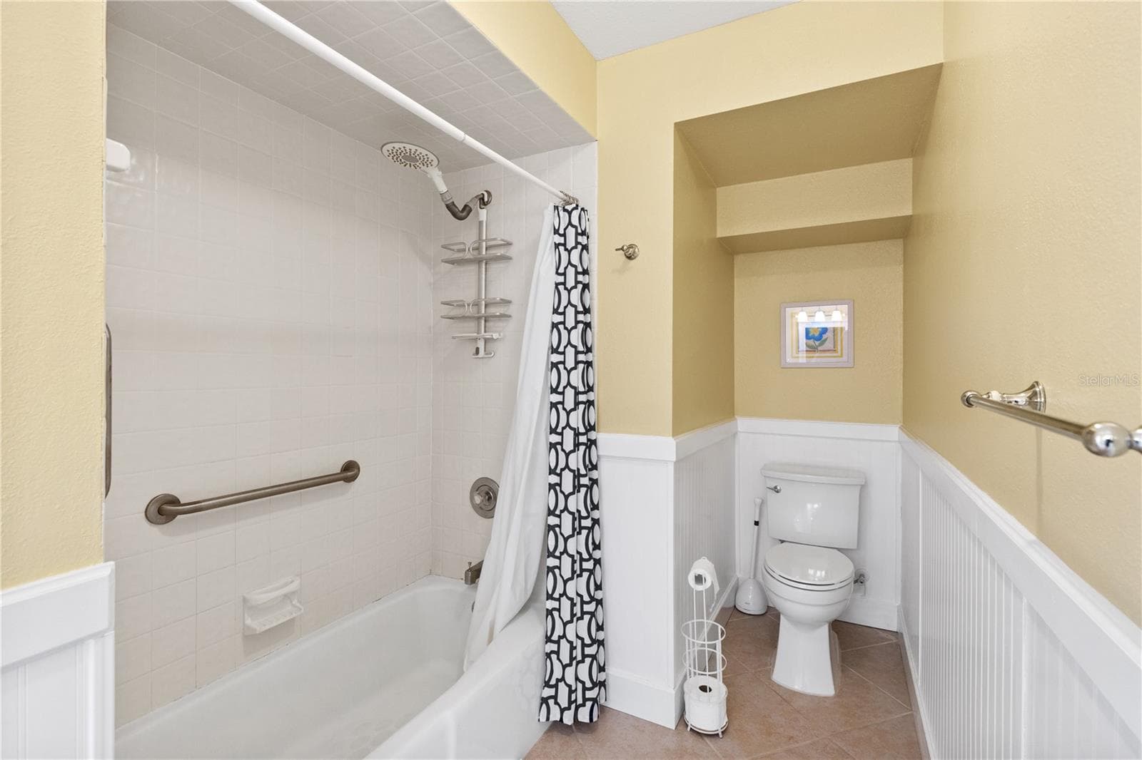 PRIMARY BATH - 7860 HOLIDAY DR, SARASOTA