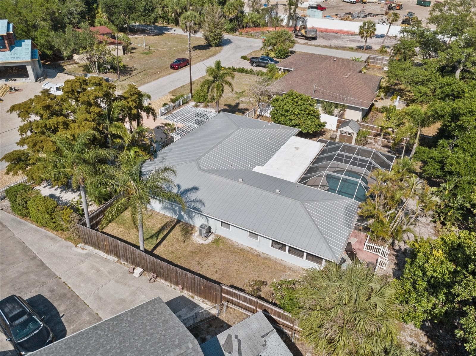 OVERHEAD DRONE - 7860 HOLIDAY DR, SARASOTA