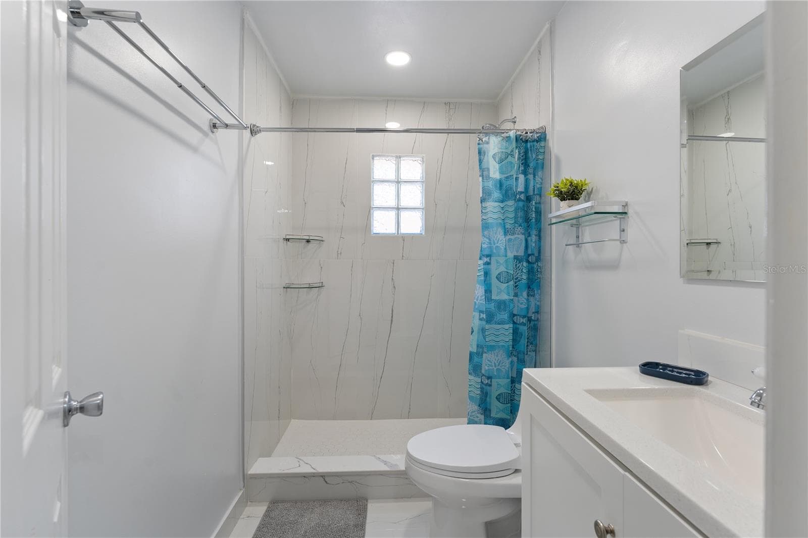 Guest Bathroom - 138 PEARL AVE, SARASOTA