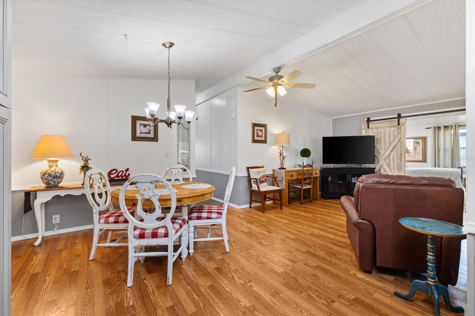 Manufactured Home at 732 ROYAL PALM AVE, THE VILLAGES, photo 10 of 30