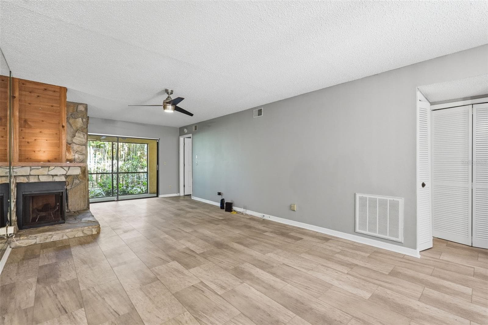 Condominium at 3163 LANDMARK DR #615, CLEARWATER, photo 6 of 29