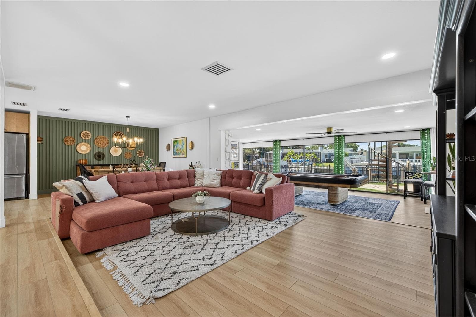 Single Family Residence at 8450 FLAGSTONE DR, TAMPA, photo 18 of 47