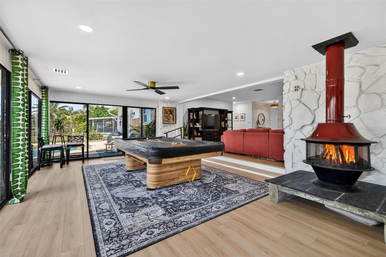 Single Family Residence at 8450 FLAGSTONE DR, TAMPA, photo 22 of 47