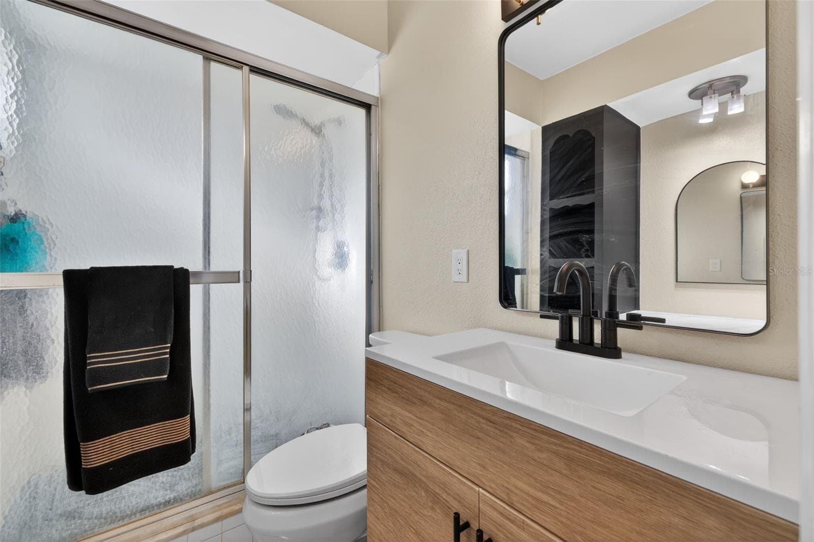 Single Family Residence at 8450 FLAGSTONE DR, TAMPA, photo 25 of 47