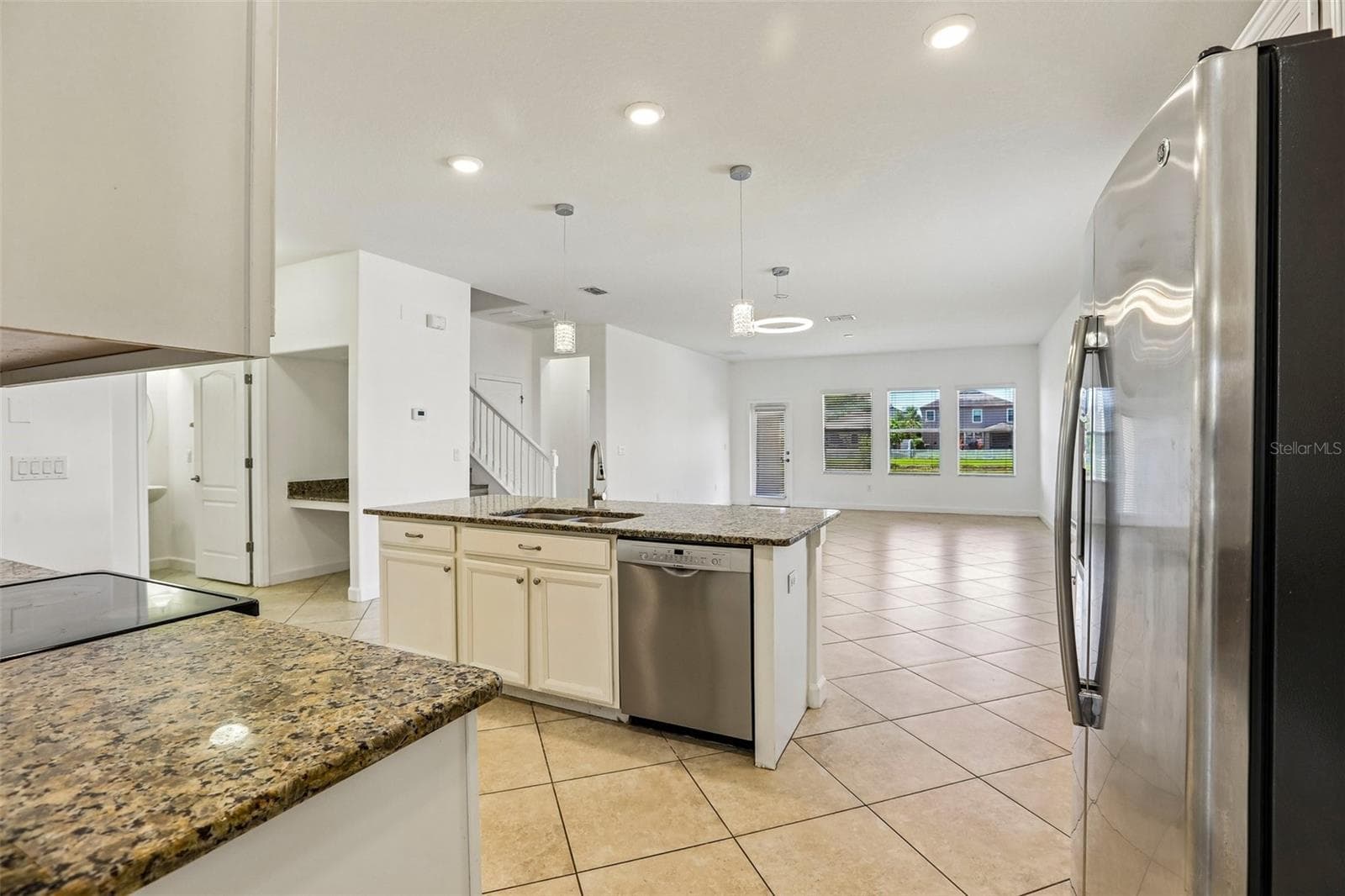 Single Family Residence at 19417 PADDOCK VIEW DR, TAMPA, photo 9 of 55