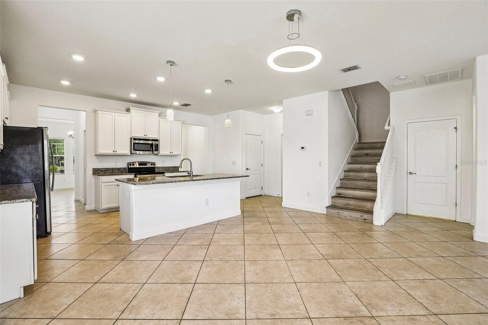 Single Family Residence at 19417 PADDOCK VIEW DR, TAMPA, photo 13 of 55