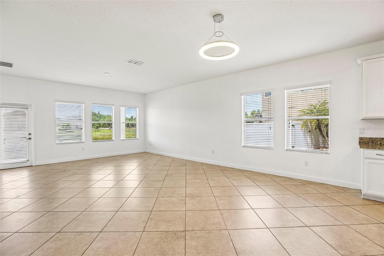 Single Family Residence at 19417 PADDOCK VIEW DR, TAMPA, photo 14 of 55