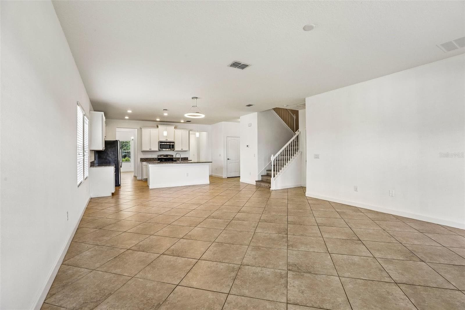 Single Family Residence at 19417 PADDOCK VIEW DR, TAMPA, photo 15 of 55