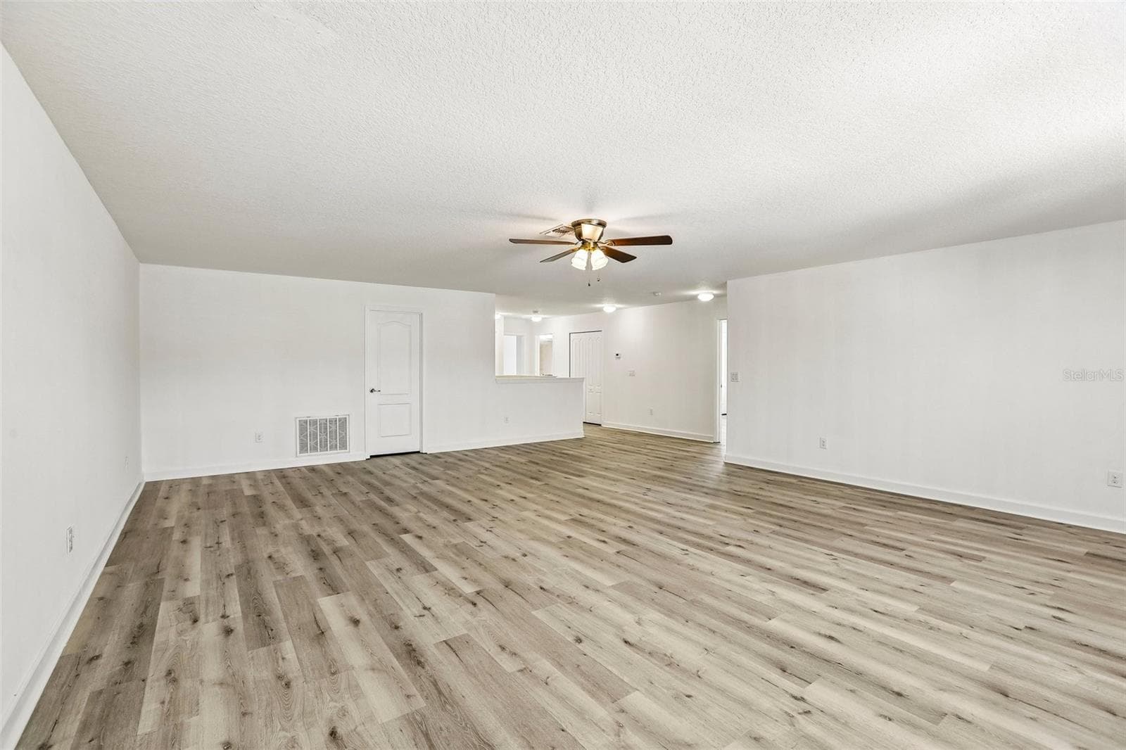 second floor loft - 19417 PADDOCK VIEW DR, TAMPA