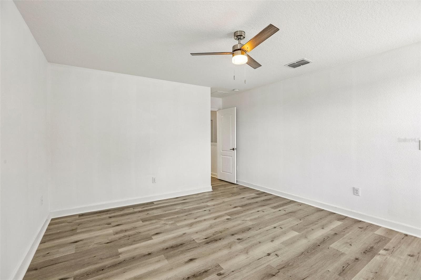 Single Family Residence at 19417 PADDOCK VIEW DR, TAMPA, photo 36 of 55