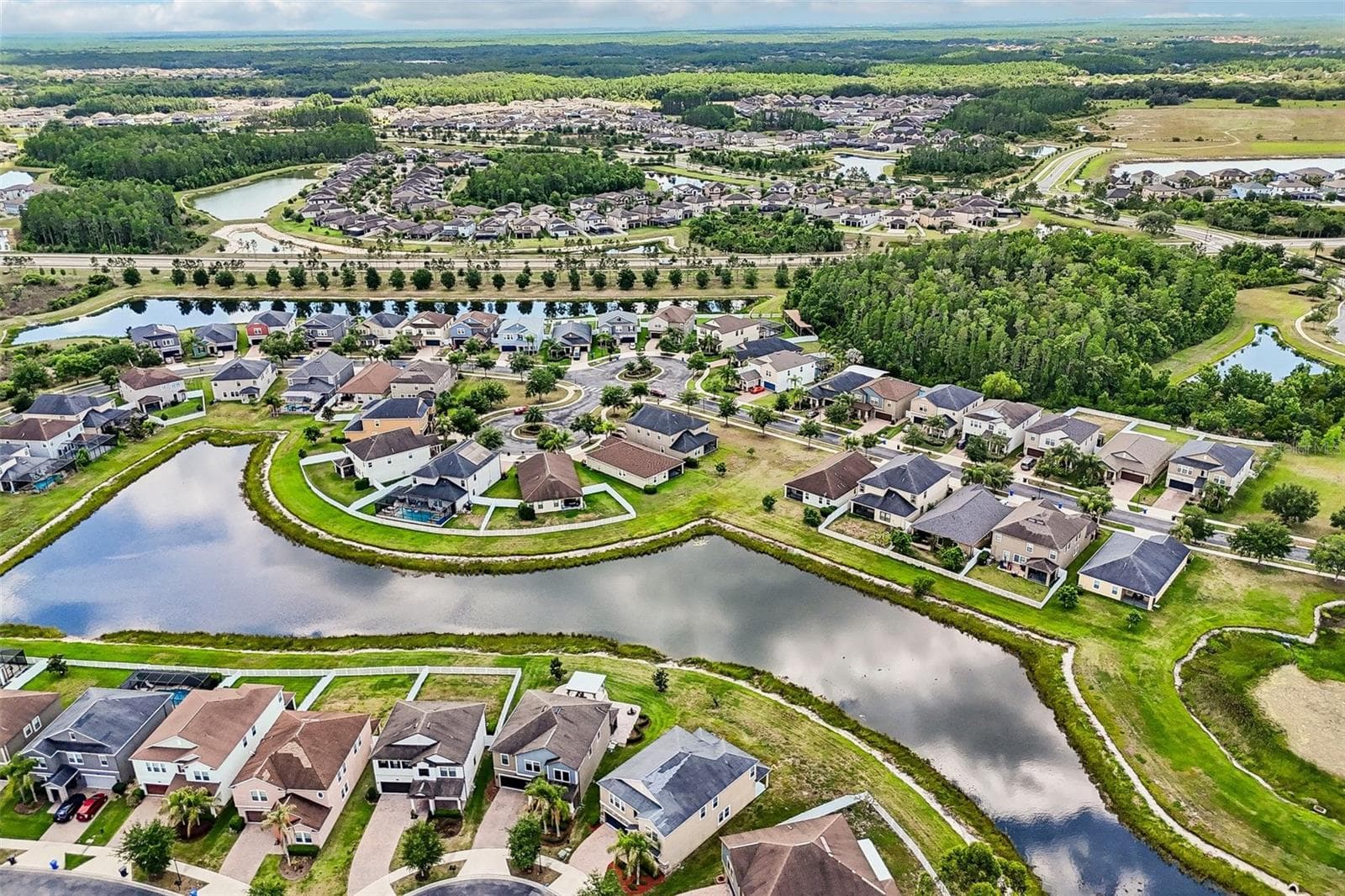 Single Family Residence at 19417 PADDOCK VIEW DR, TAMPA, photo 52 of 55