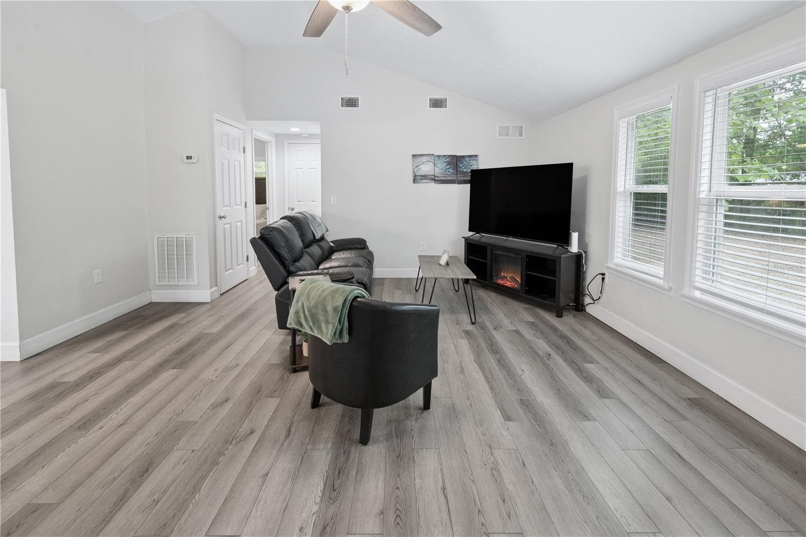 Single Family Residence at 16619 NW STATE ROAD 45, HIGH SPRINGS, photo 7 of 44