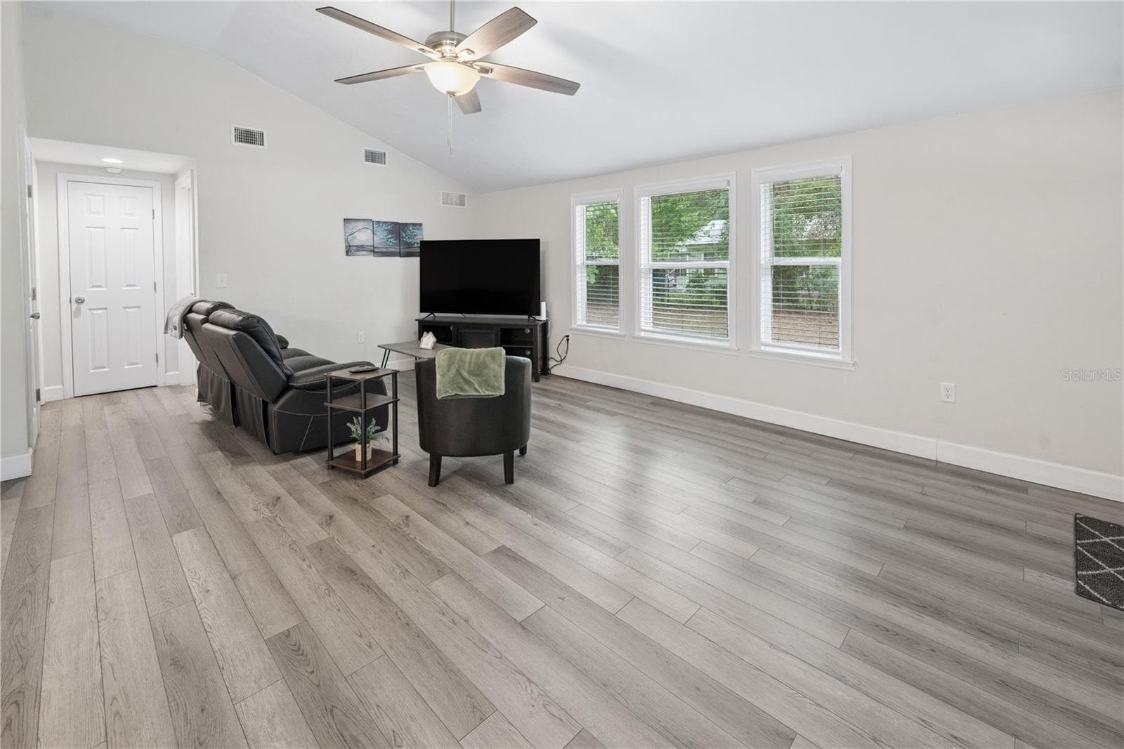 Single Family Residence at 16619 NW STATE ROAD 45, HIGH SPRINGS, photo 6 of 44