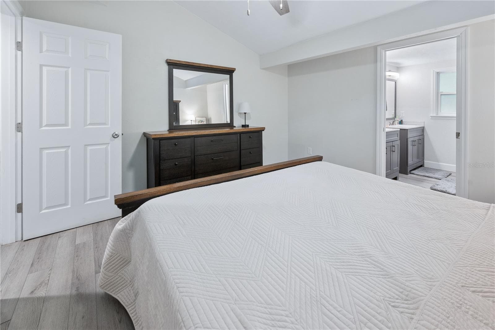 Master bedroom - 16619 NW STATE ROAD 45, HIGH SPRINGS