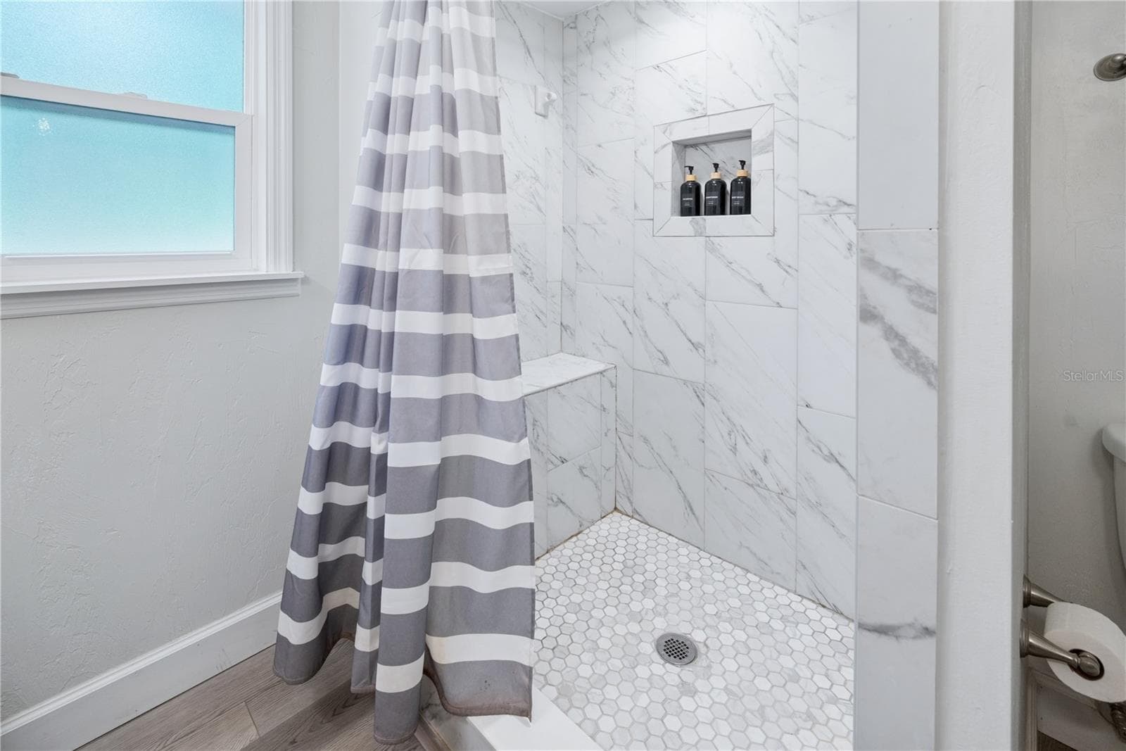 Master bathroom - 16619 NW STATE ROAD 45, HIGH SPRINGS