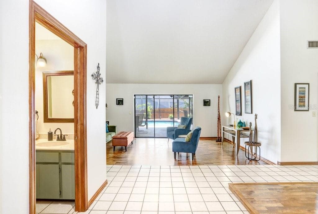 Foyer - 507 SPORTSMAN PARK DR, SEFFNER