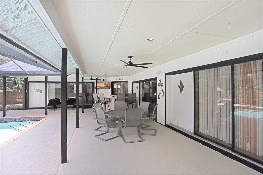 Screened Lanai with Pool - 507 SPORTSMAN PARK DR, SEFFNER