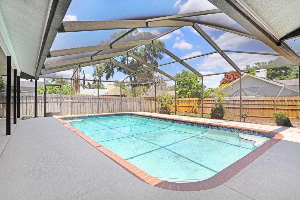 Pool - 507 SPORTSMAN PARK DR, SEFFNER