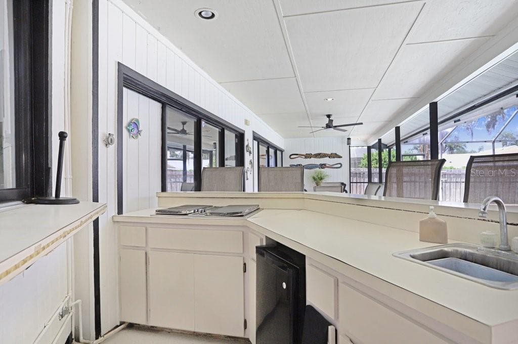 Outdoor Kitchen Space - 507 SPORTSMAN PARK DR, SEFFNER