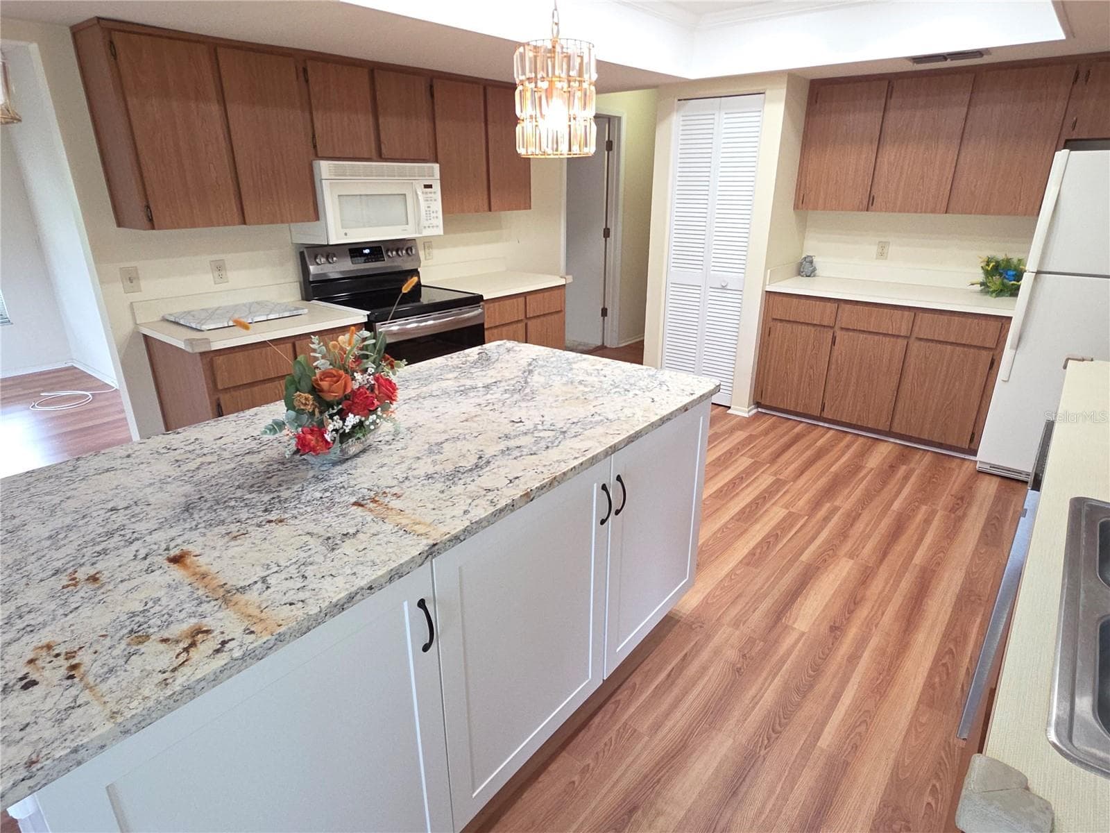 Single Family Residence at 6264 DARIEN WAY, SPRING HILL, photo 3 of 25