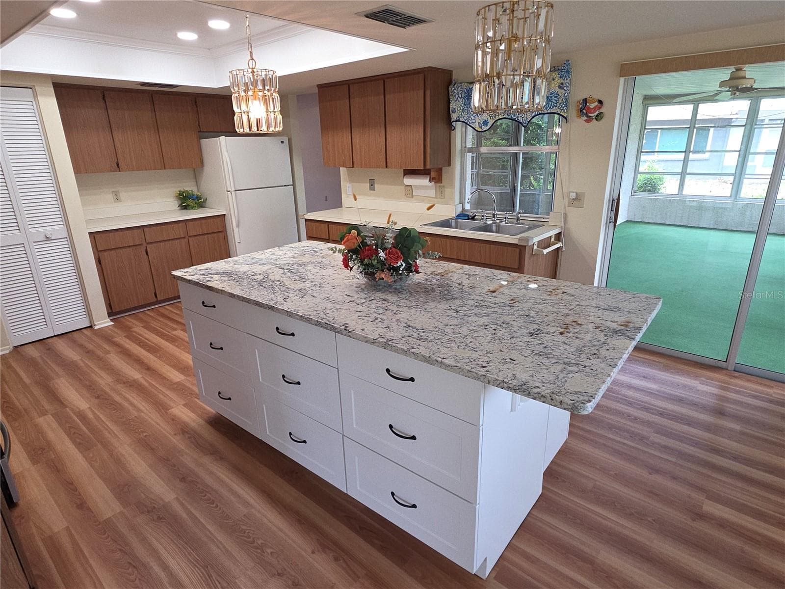 GRANITE COUNTER TOP - 6264 DARIEN WAY, SPRING HILL