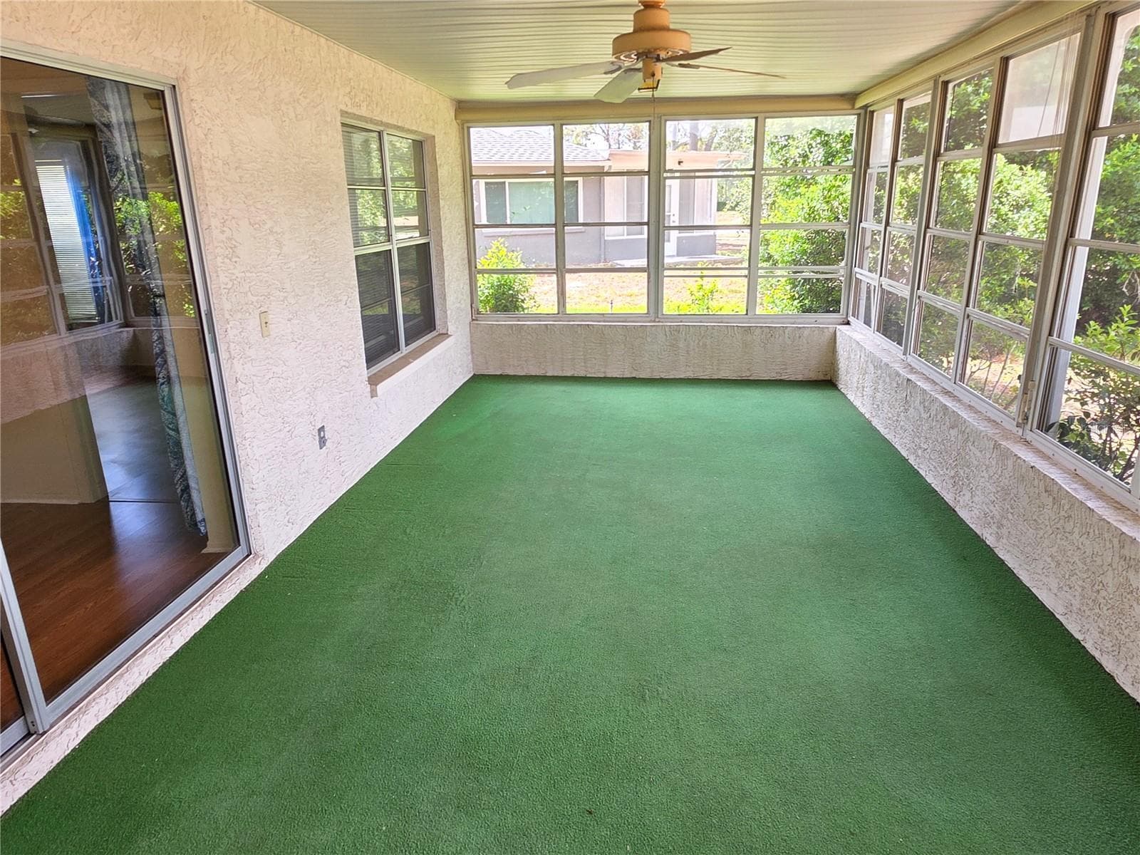 SCREENED PORCH - 6264 DARIEN WAY, SPRING HILL