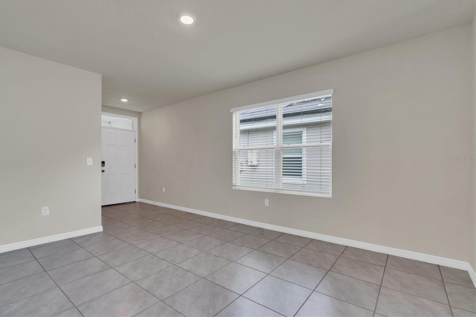 Single Family Residence at 17070 OVAL RUM DR, WIMAUMA, photo 7 of 43
