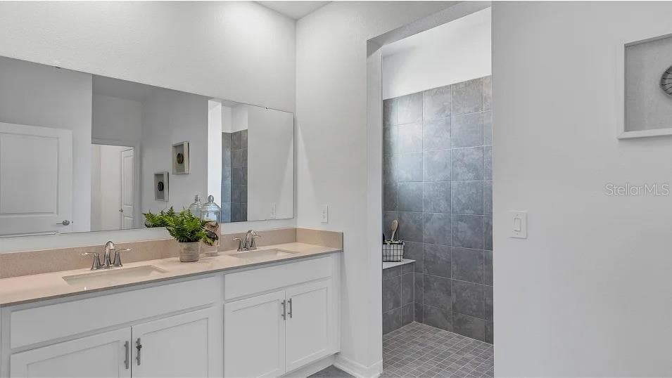 Owner's Suite - 639 TERRAPIN DR, DEBARY