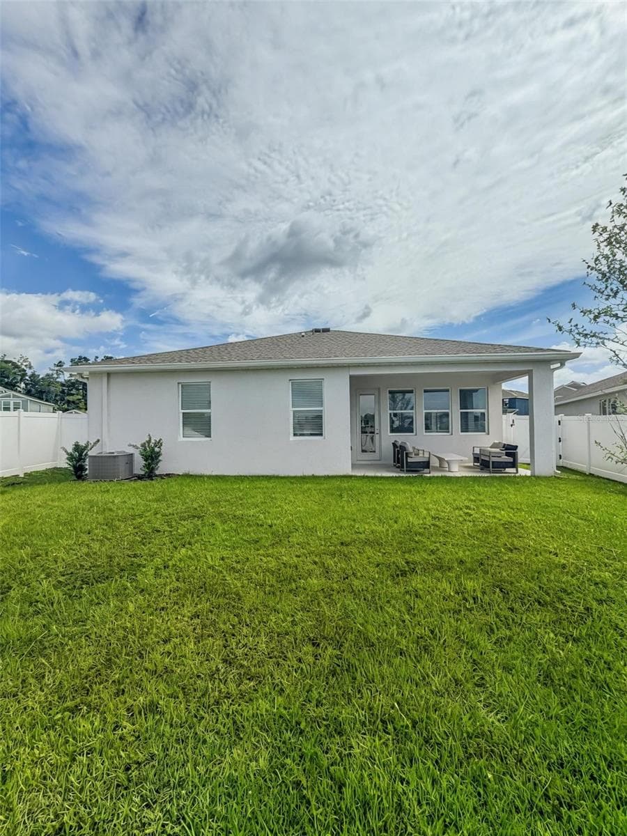 Rear - 639 TERRAPIN DR, DEBARY