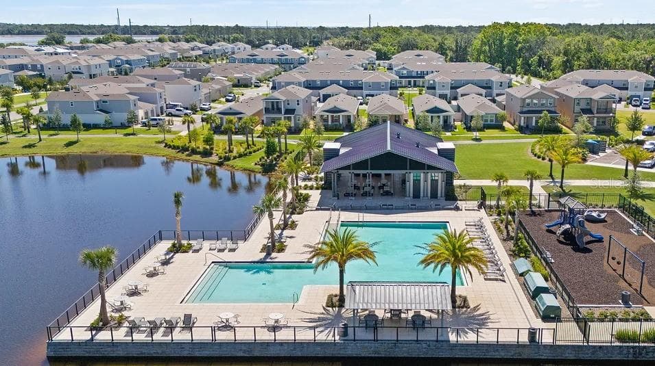 Community Pool - 639 TERRAPIN DR, DEBARY