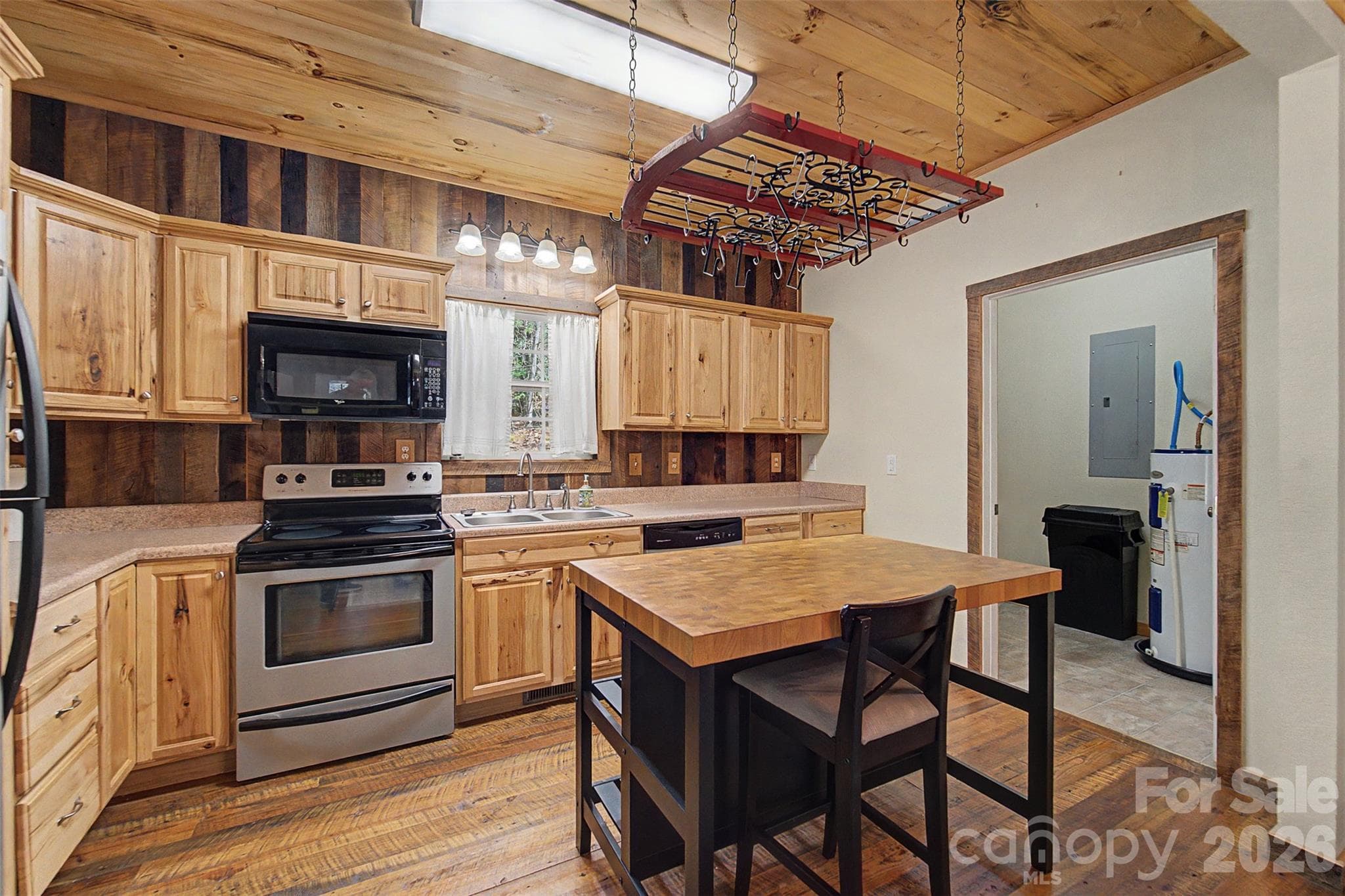 Single Family Residence at 138 Hubbell Lane, Robbinsville, photo 23 of 49