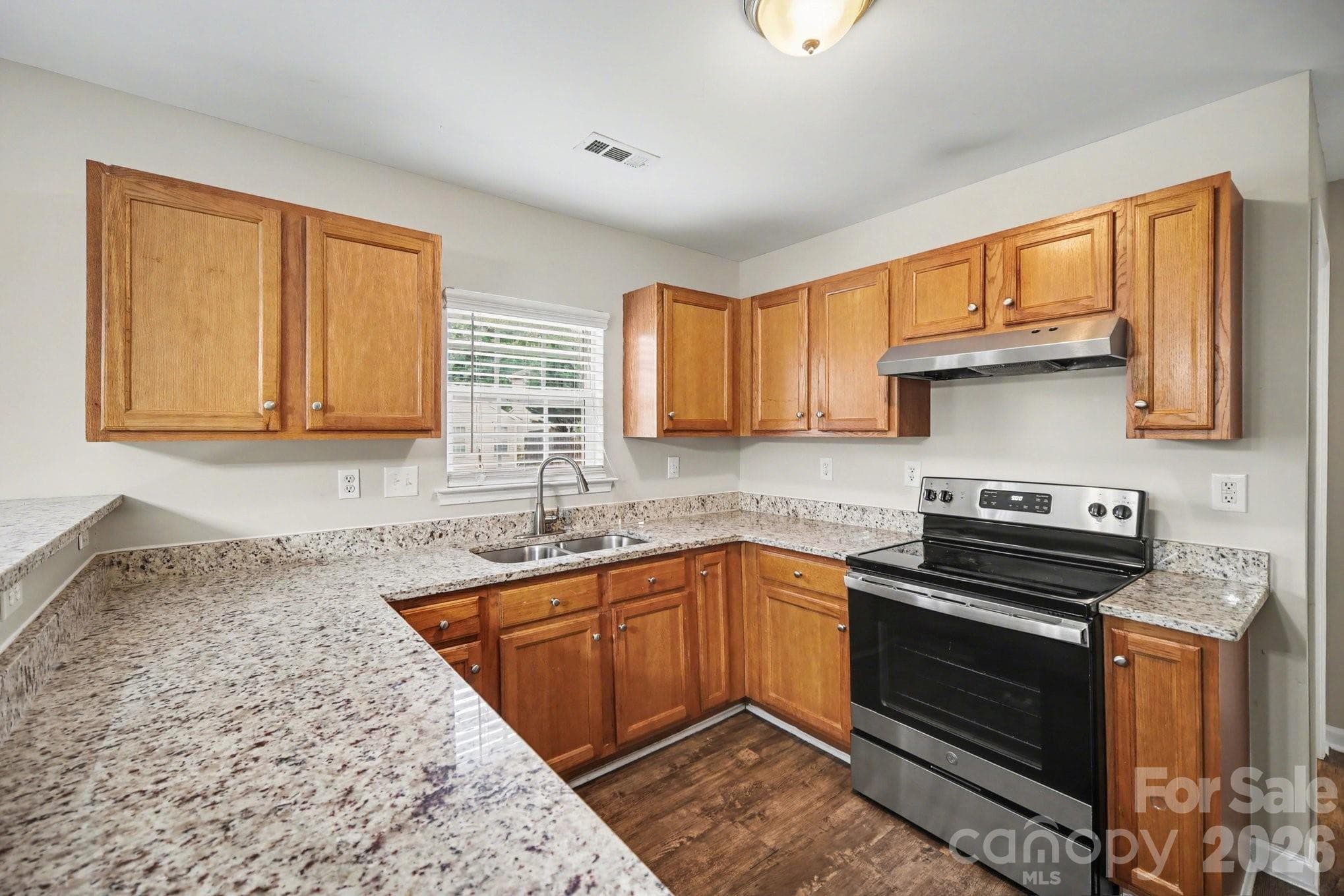 Single Family Residence at 7916 Mcgarry Trail, Charlotte, photo 9 of 27